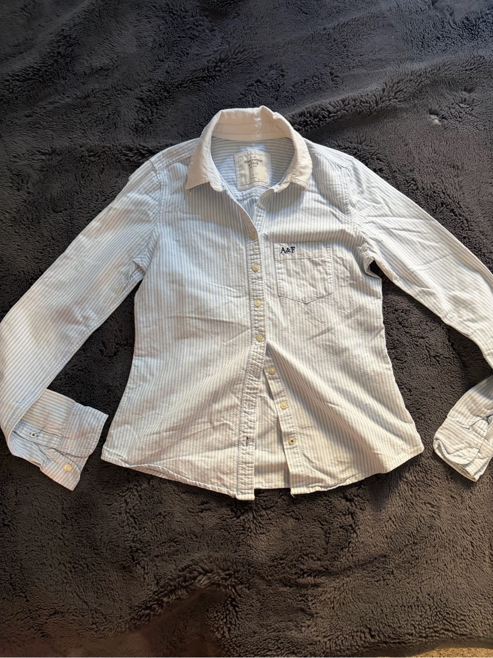 Y2K Abercrombie & Fitch White with Light Blue Pinstripe Button-Down Shirt
